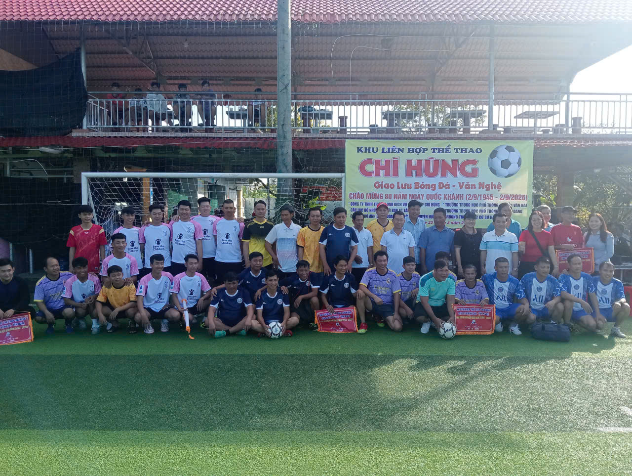 CÔNG TY LIÊN HỢP THỂ THAO CHÍ HÙNG XÃ TÂN AN TỔ CHỨC GIAO LƯU BÓNG ĐÁ